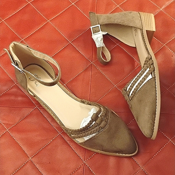 Journee Collection Taupe Anistn Braided Strap Pointed Toe Shoe - Picture 9 of 11